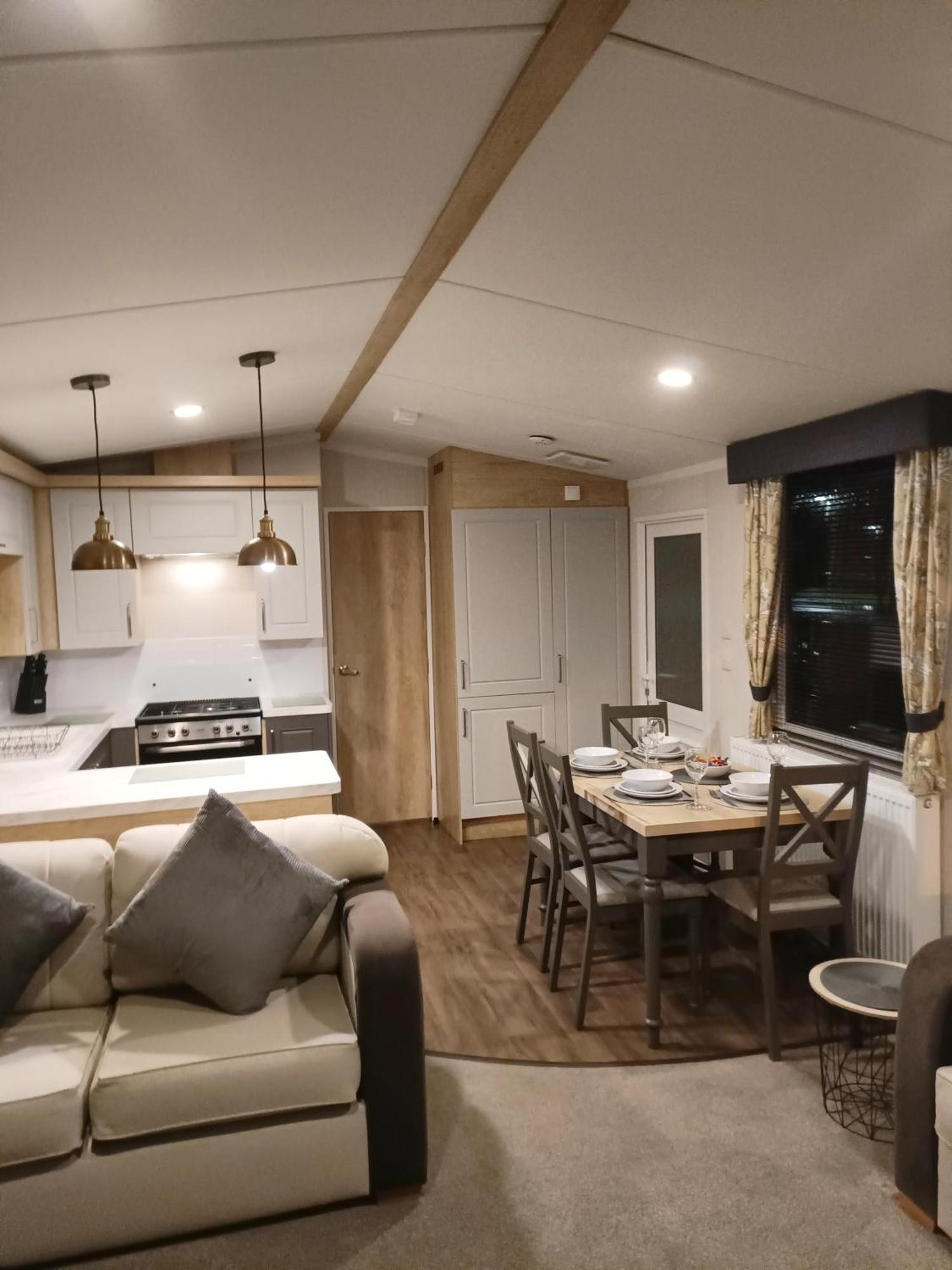 Вилла Hillingworth'S Hot Tub Retreat - Lochmaben Дамфрис Экстерьер фото